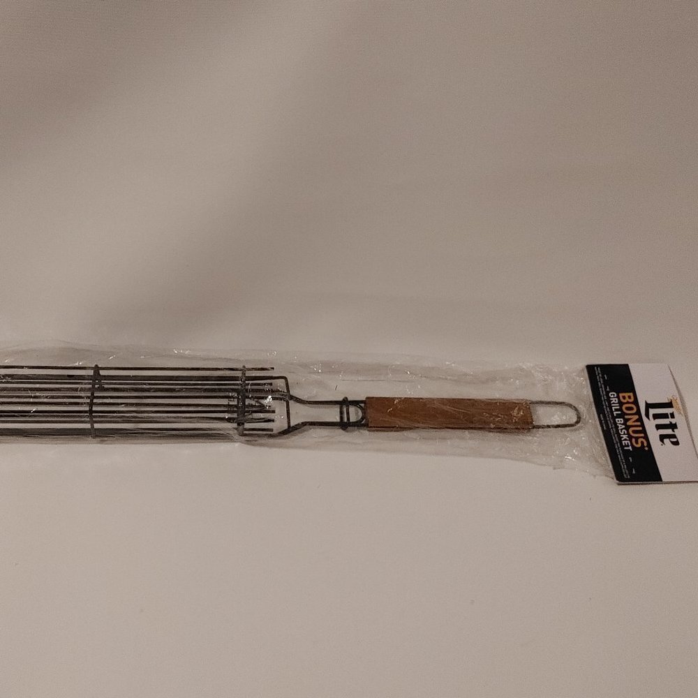 MILLER LITE Bonus grill Basket BNIP Hot Dog Grilling Back Yard Grilling